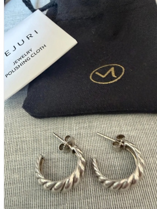 Mejuri Jewelry - Mejuri Croissant Dome Hoop Earrings | Silver | Beautiful Condition